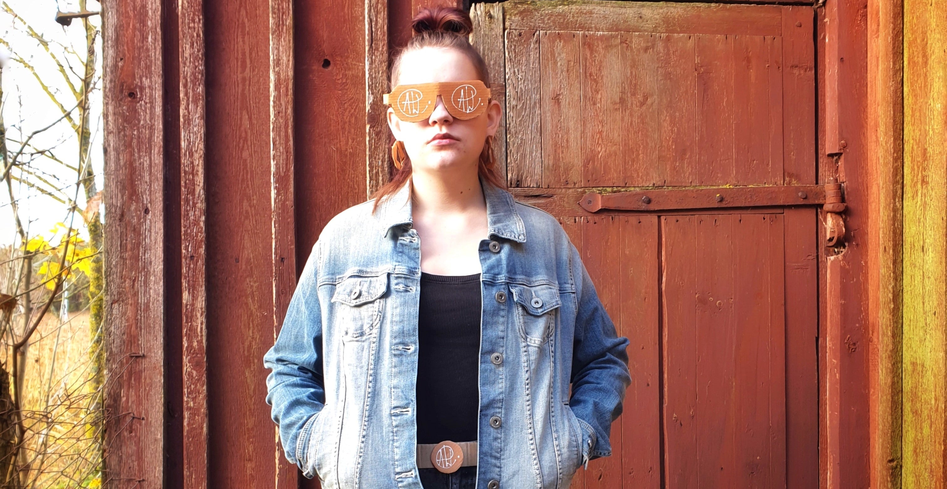 Hero banner showing Hele Artwear hand-painted upcycled denim jackets – one-of-a-kind sustainable wearable art made in Estonia.